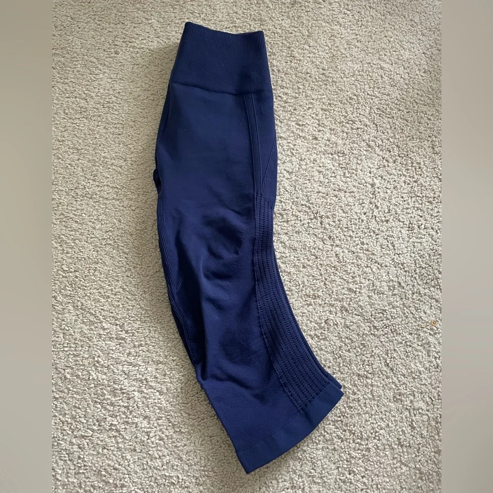 Lululemon In The Flow Crop II - Navy - Picture 6 of 12